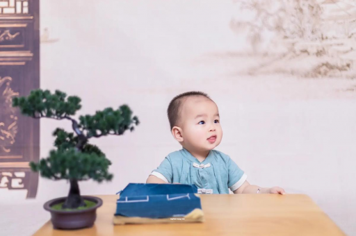 瑞安宝宝总是抠鼻子